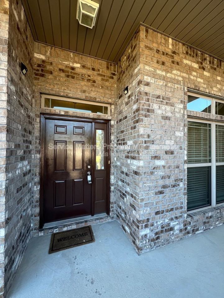 7037 Season Dr - Photo 3 of 50