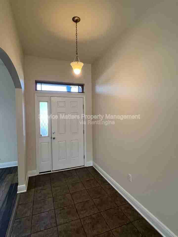 7037 Season Dr - Photo 5 of 50