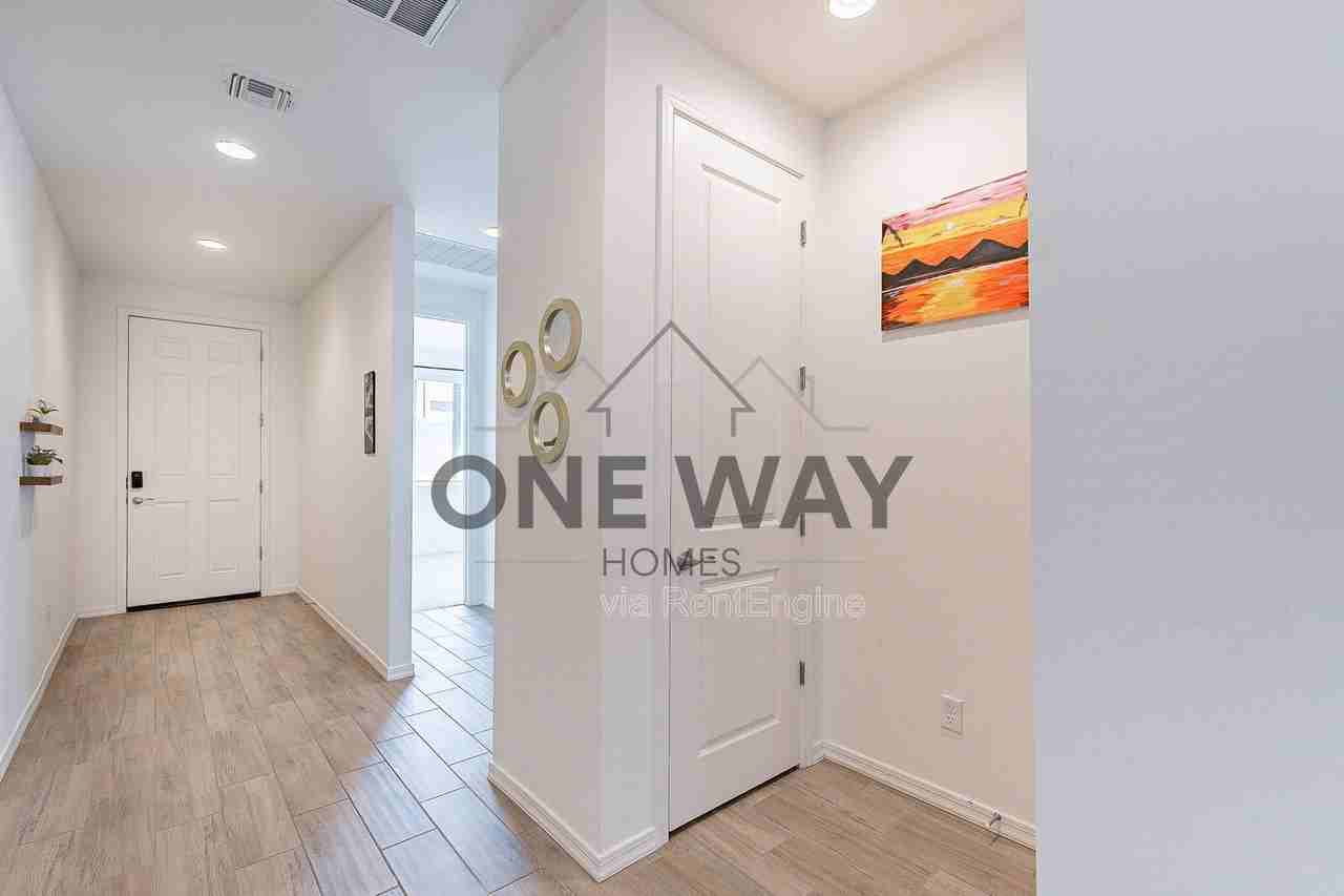 9258 E Static Ave - Photo 6 of 50