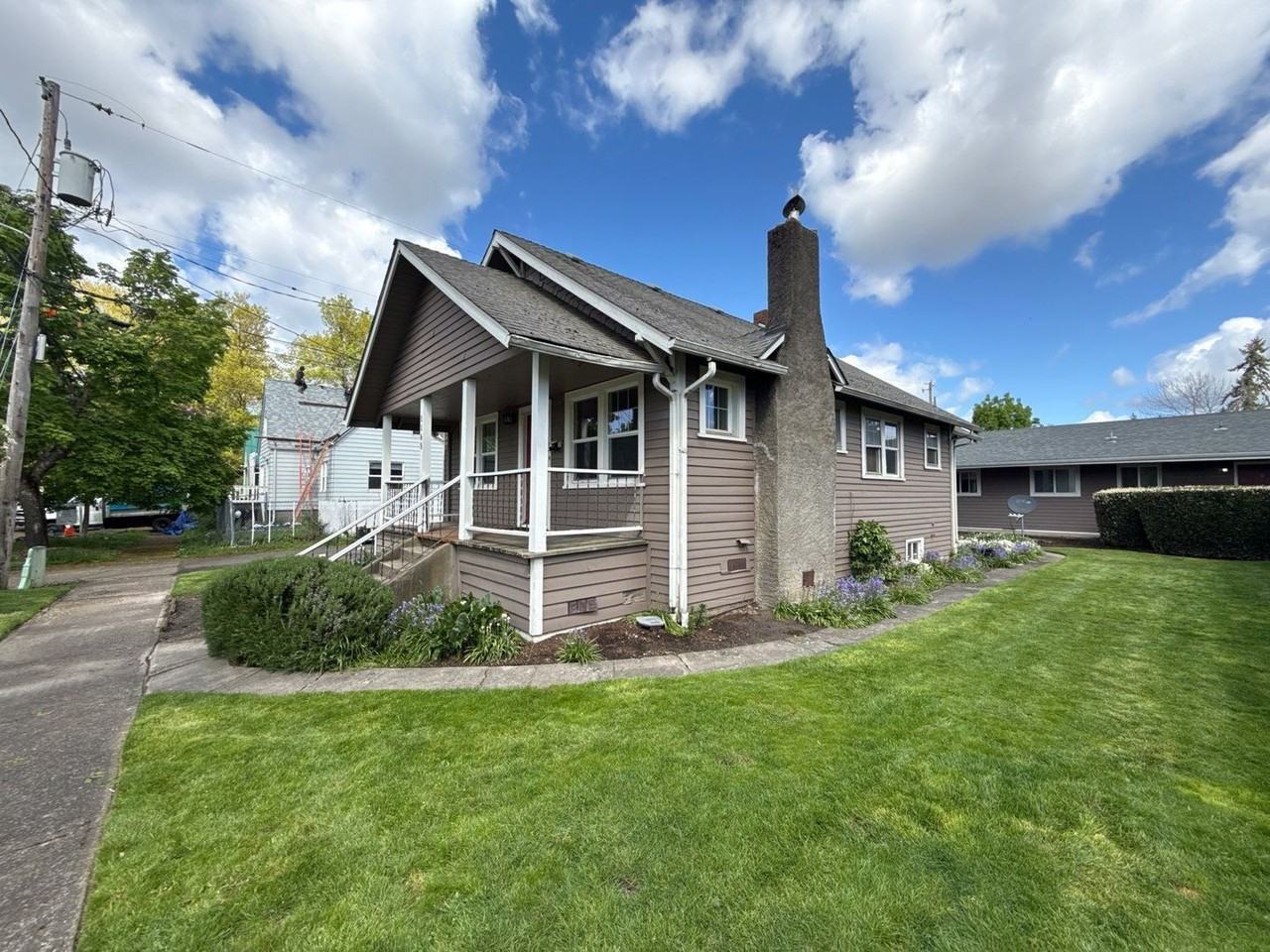 1165 Hood St Ne - Photo 3 of 26