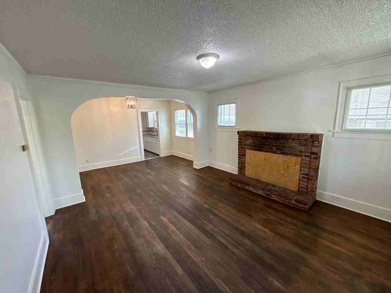 1165 Hood St Ne - Photo 6 of 26