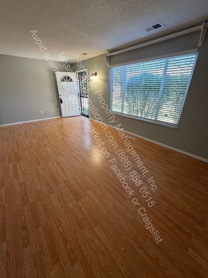 3814 S Yosemite St - Photo 2 of 12