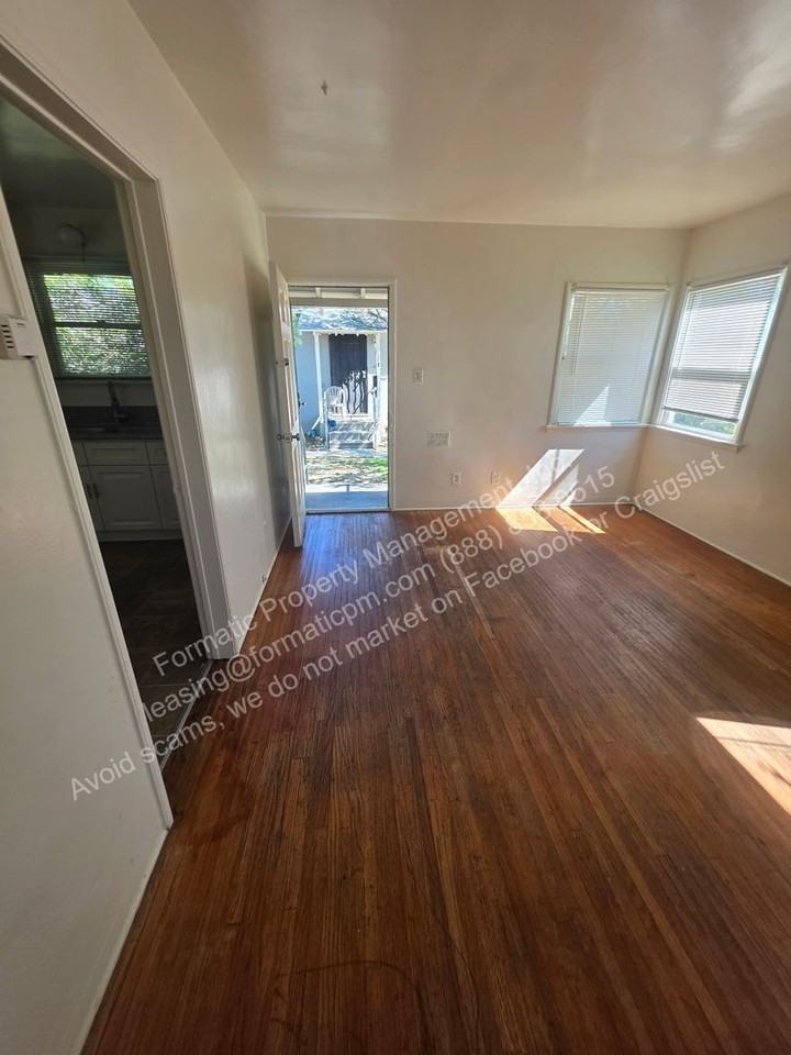 113 N Park Ave - Photo 4 of 11