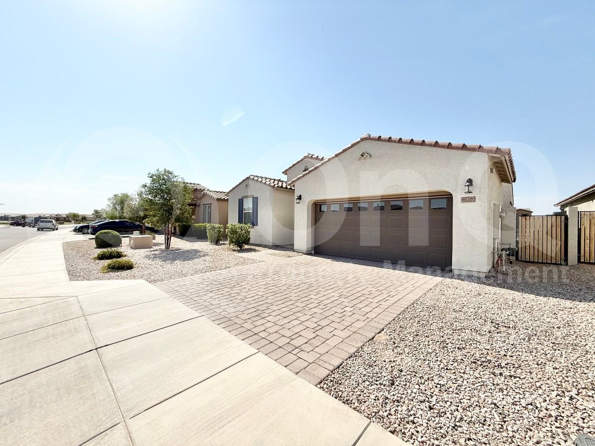 40785 W Agave Rd - Photo 3 of 32