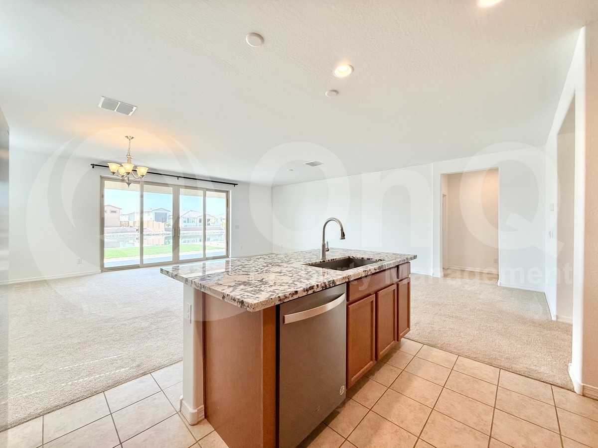 40785 W Agave Rd - Photo 7 of 32