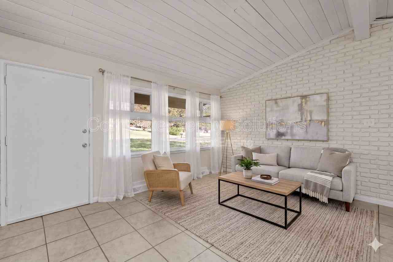 62 Capitol Hill Dr - Photo 2 of 37