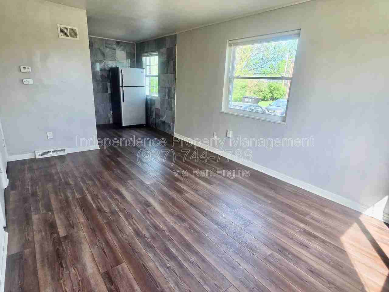 115 Scott Ave #4 - Photo 2 of 8