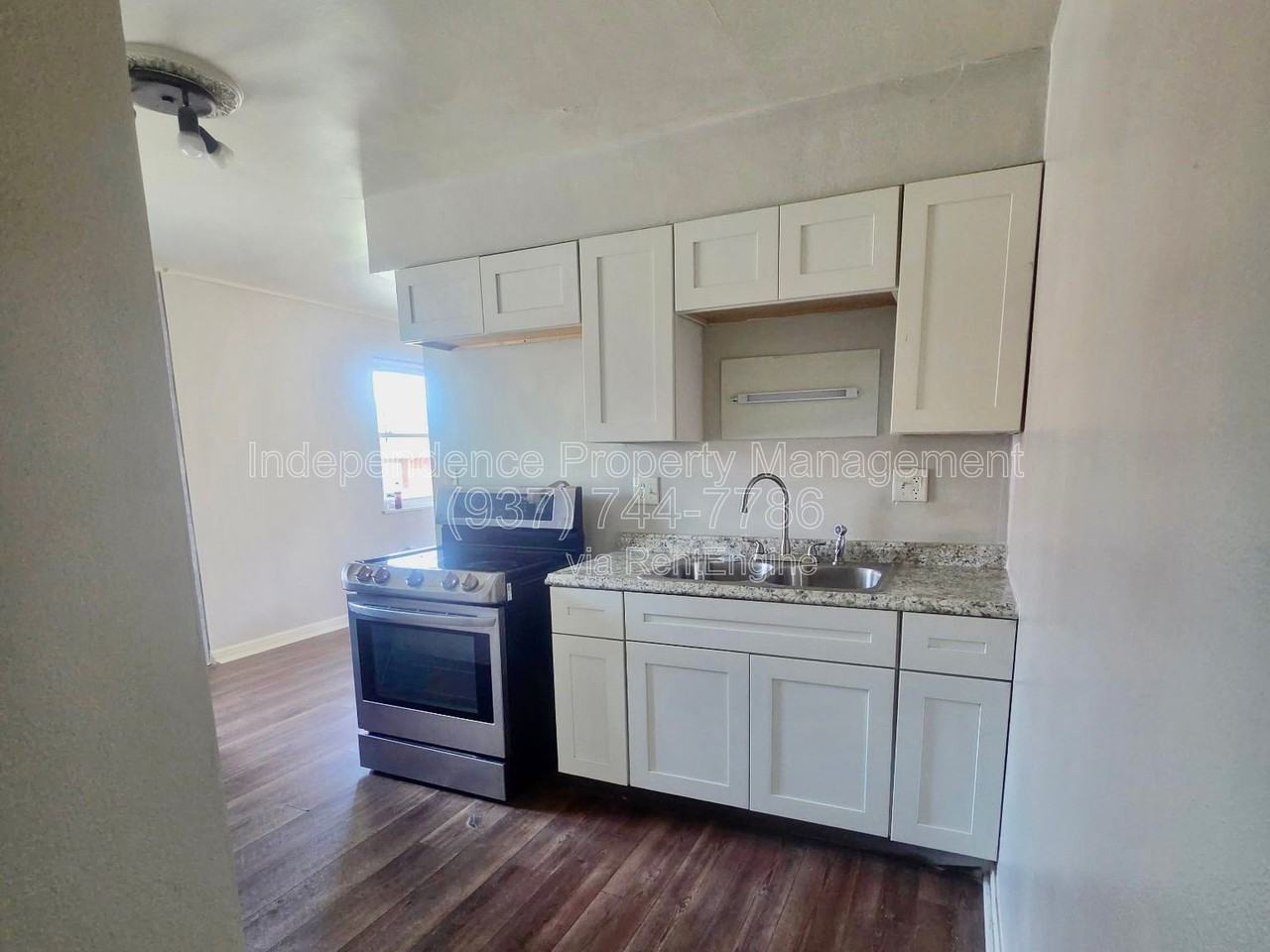 115 Scott Ave #4 - Photo 3 of 8