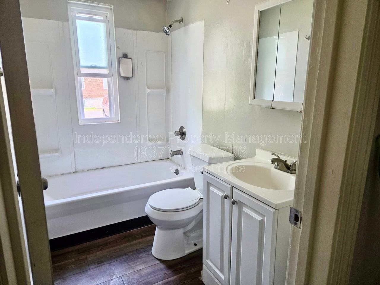 115 Scott Ave #4 - Photo 5 of 8