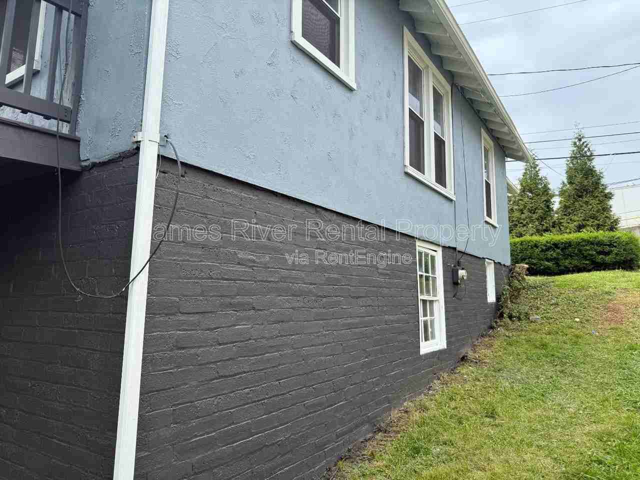 1710 15th St - Photo 3 of 24