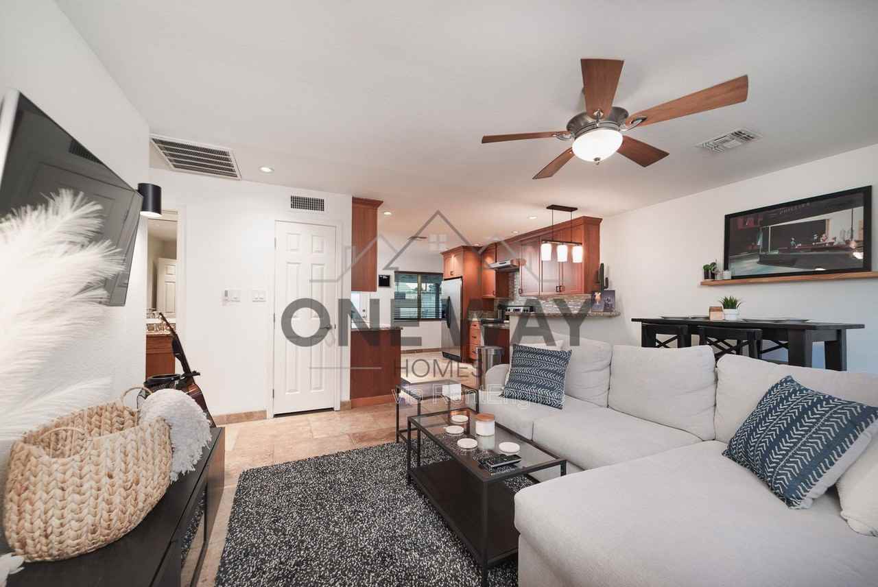 8702 E Sheridan St - Photo 3 of 15