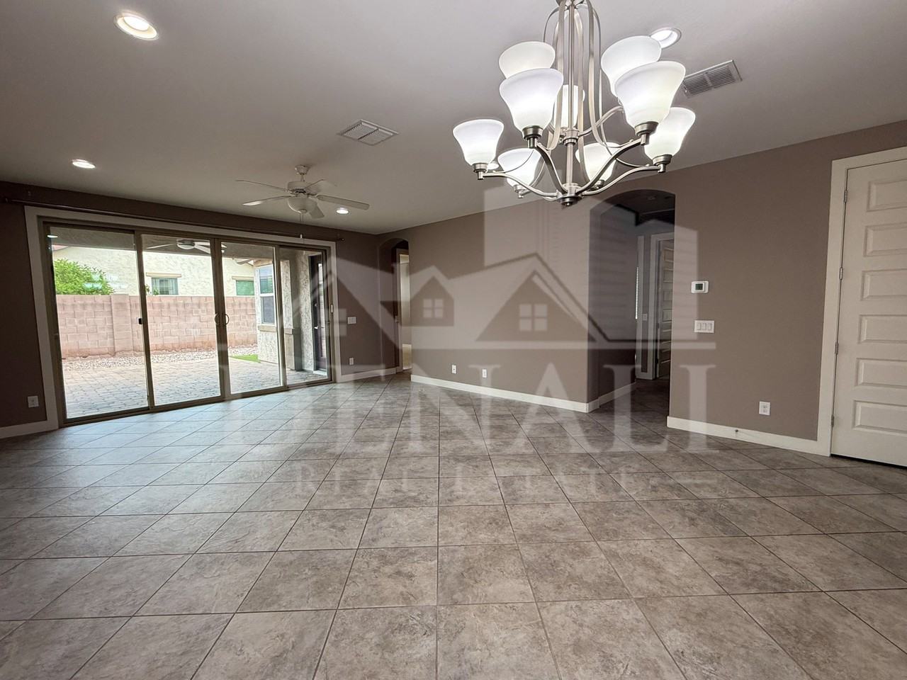 244 E Prescott Dr - Photo 4 of 27