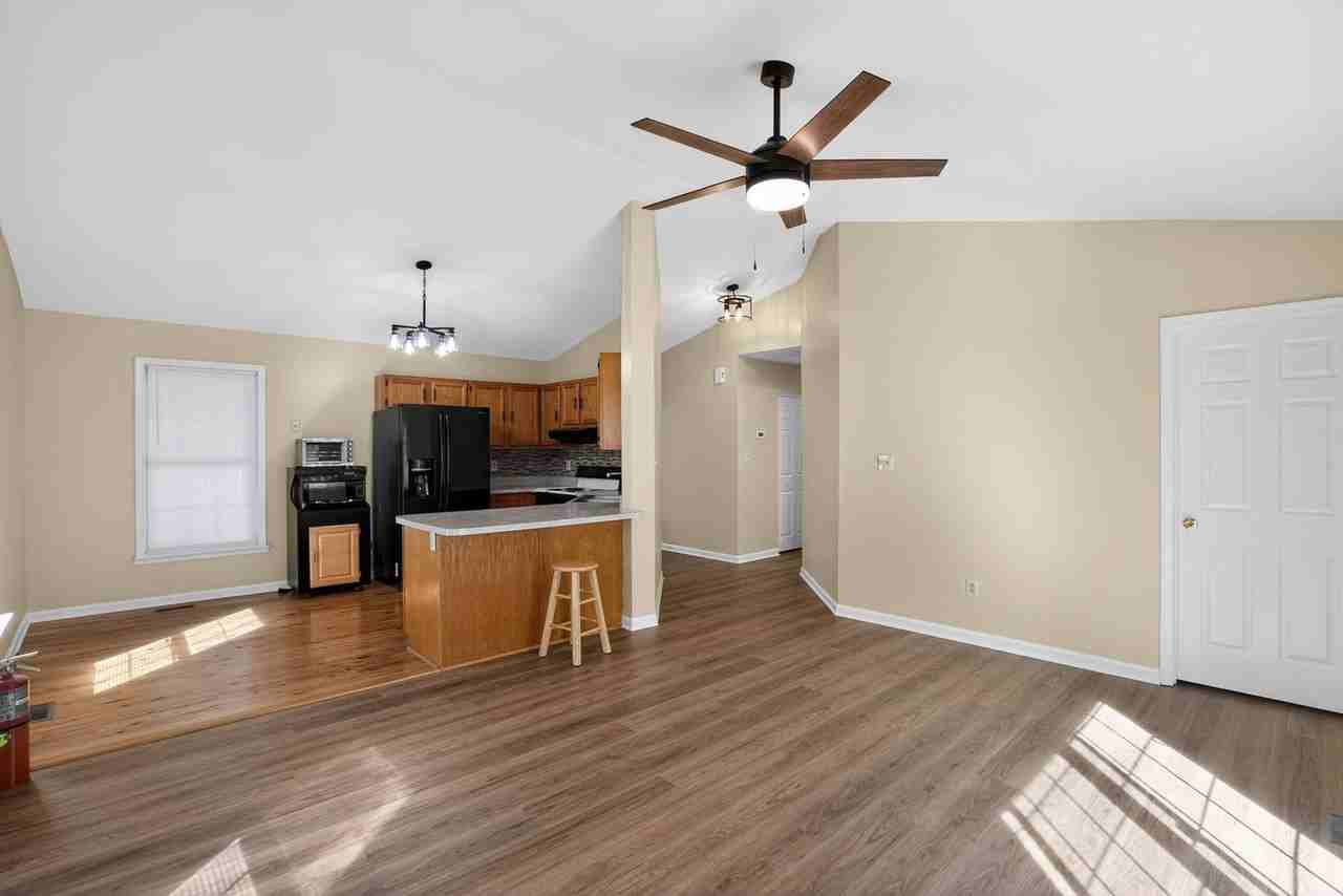 15980 Crowfoot Ct - Photo 3 of 15