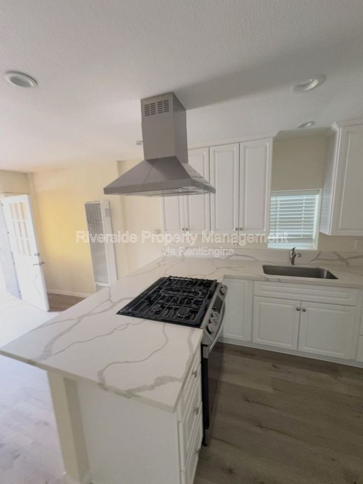 4185 Selma Ave - Photo 6 of 13