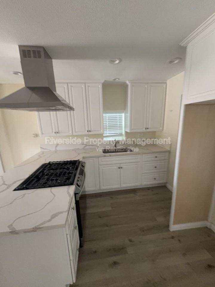 4185 Selma Ave - Photo 7 of 13