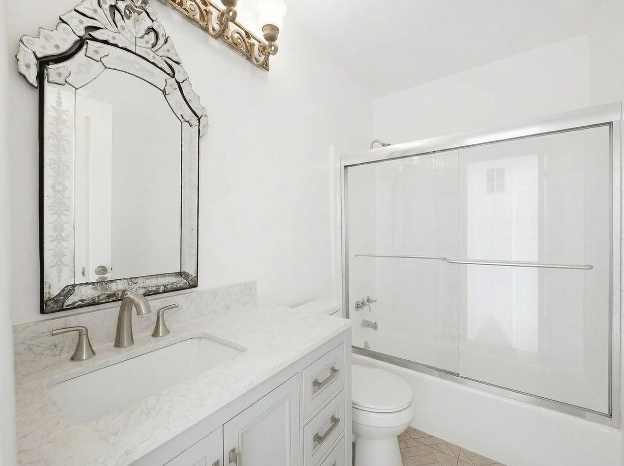 337 S Rexford Dr #3 - Photo 7 of 17