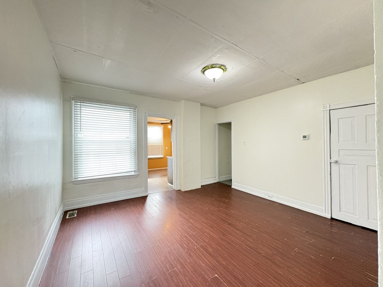 213 Lottridge St - Photo 7 of 20