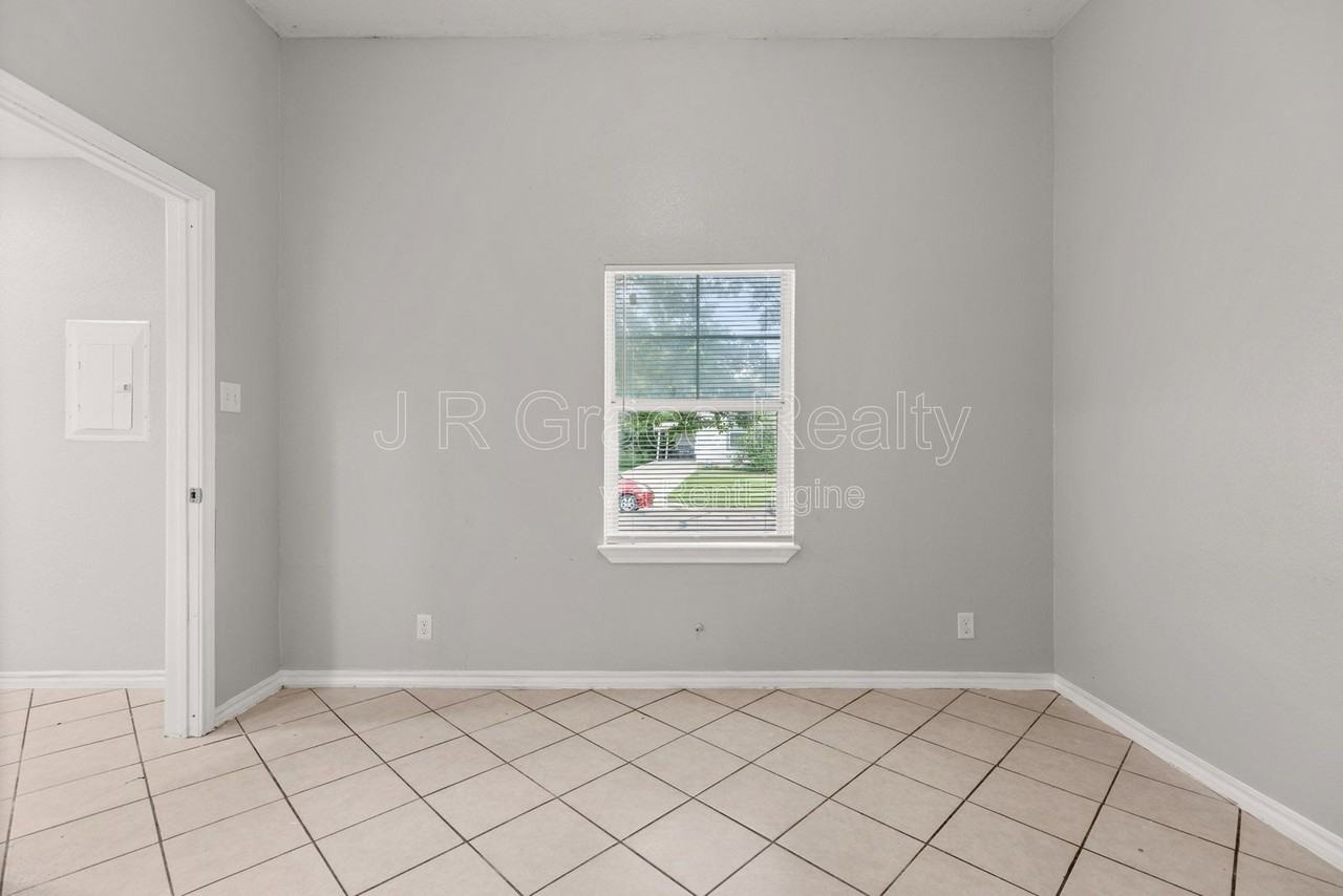 2805 Bellmead Dr - Photo 2 of 14