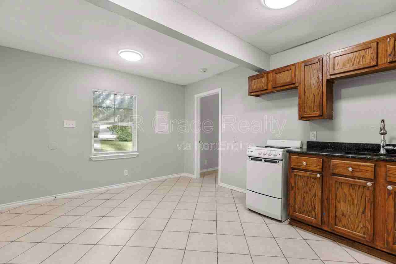 2805 Bellmead Dr - Photo 6 of 14