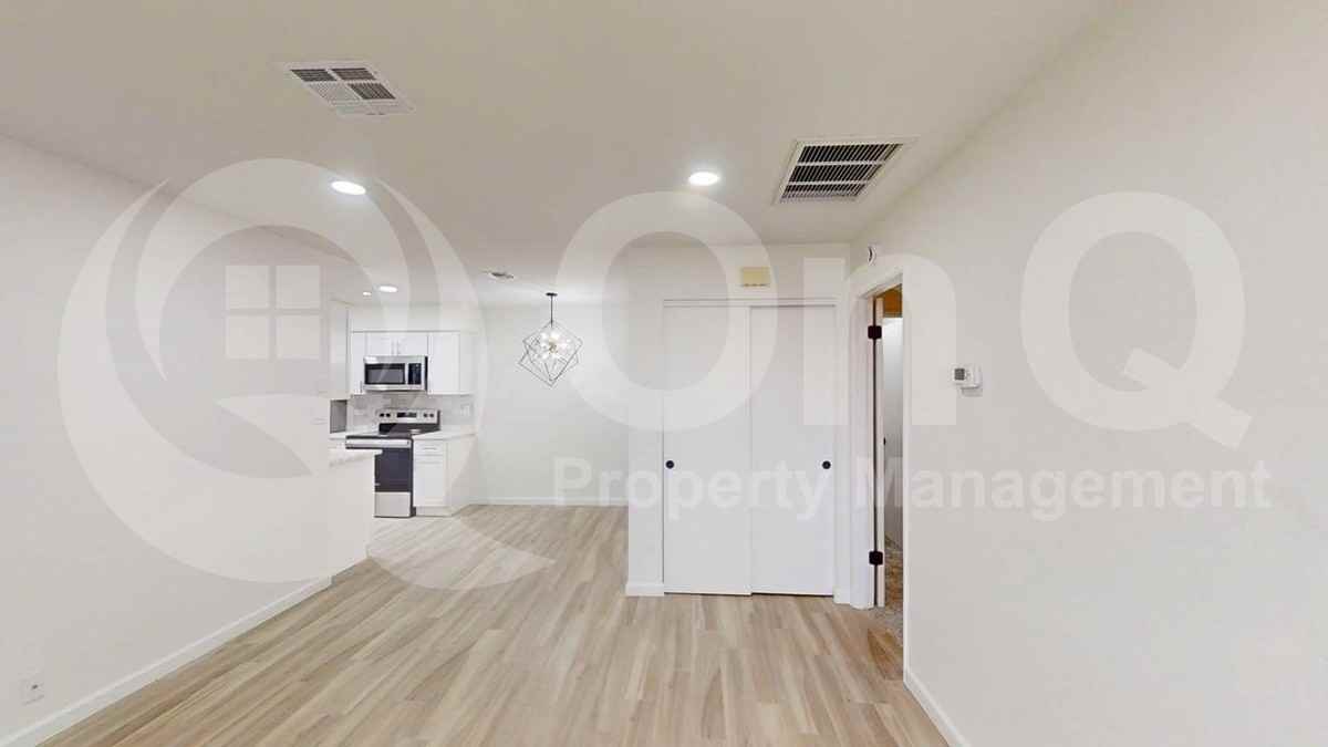 426 W Pontiac Dr #6 - Photo 3 of 17