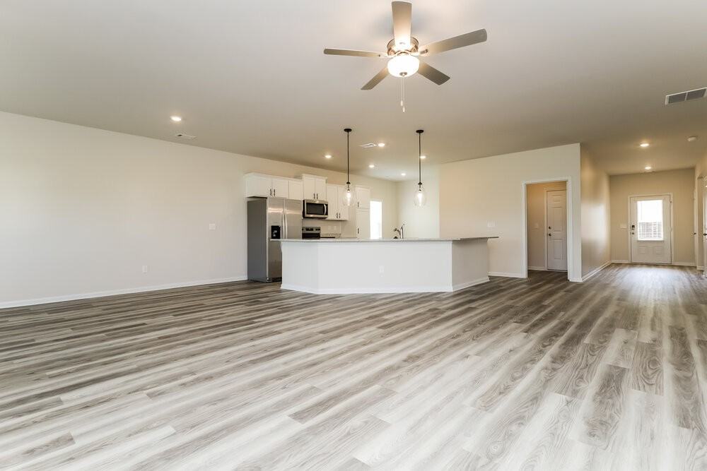 1439 Sodbuster Dr - Photo 4 of 16