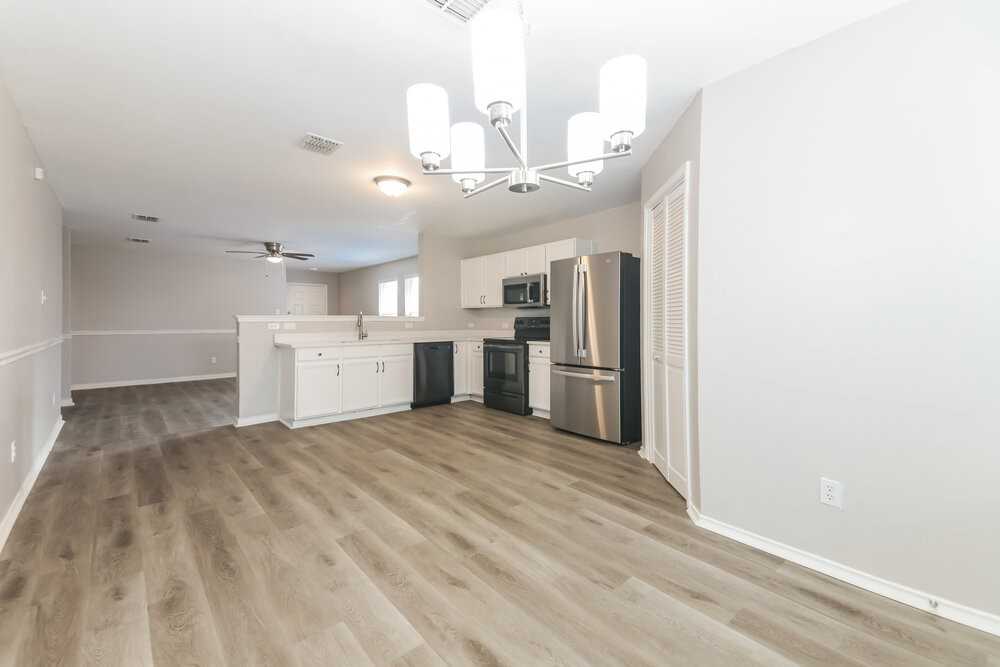 725 Orchid Blvd - Photo 6 of 16