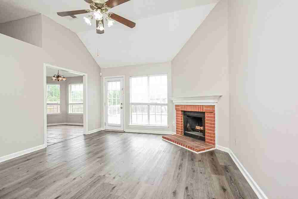 7234 Fox Creek Dr - Photo 3 of 16