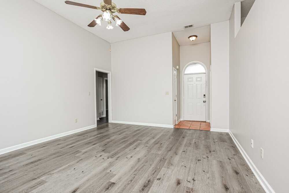 7234 Fox Creek Dr - Photo 4 of 16