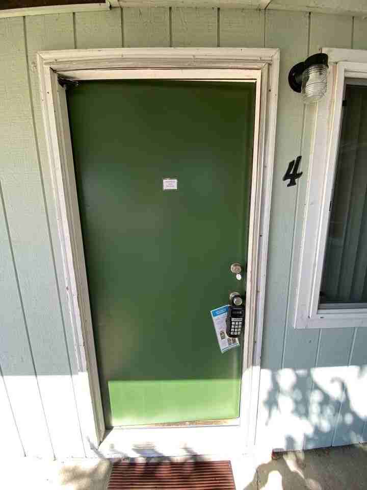 926 Se Uglow Ave #4 - Photo 2 of 15