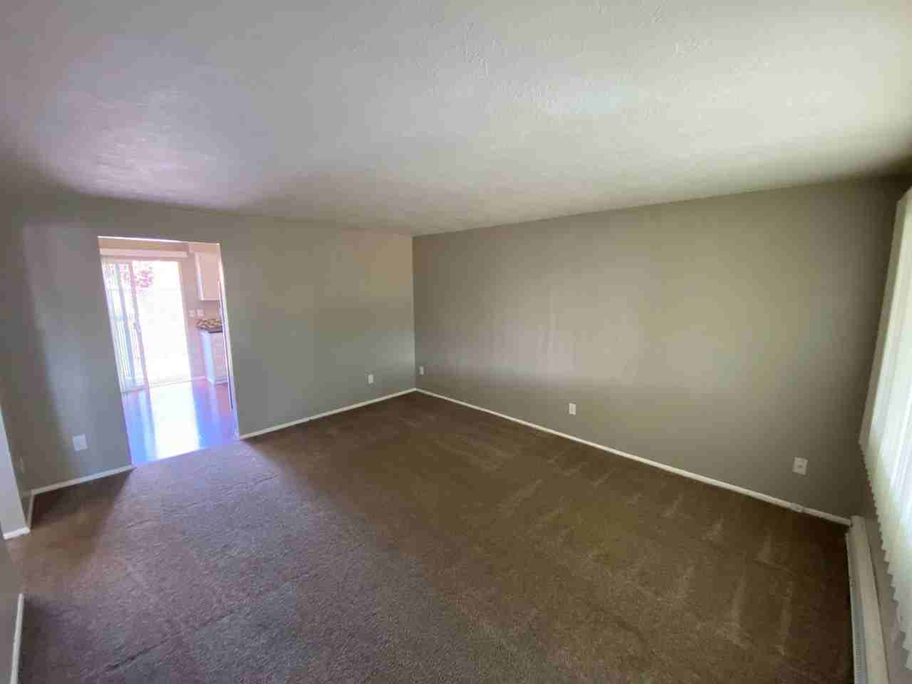 926 Se Uglow Ave #4 - Photo 3 of 15