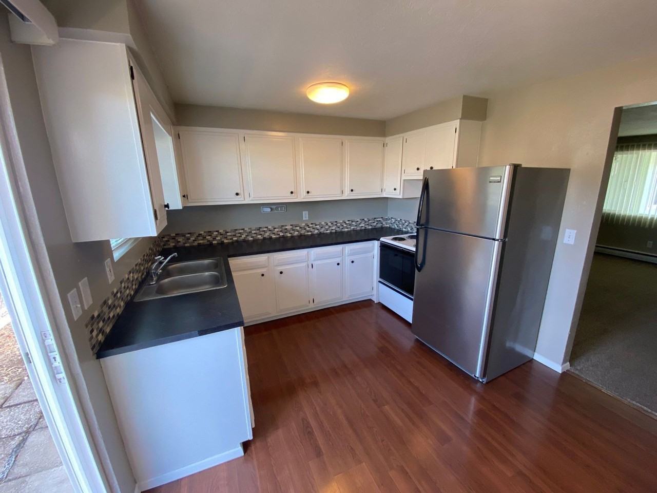 926 Se Uglow Ave #4 - Photo 5 of 15