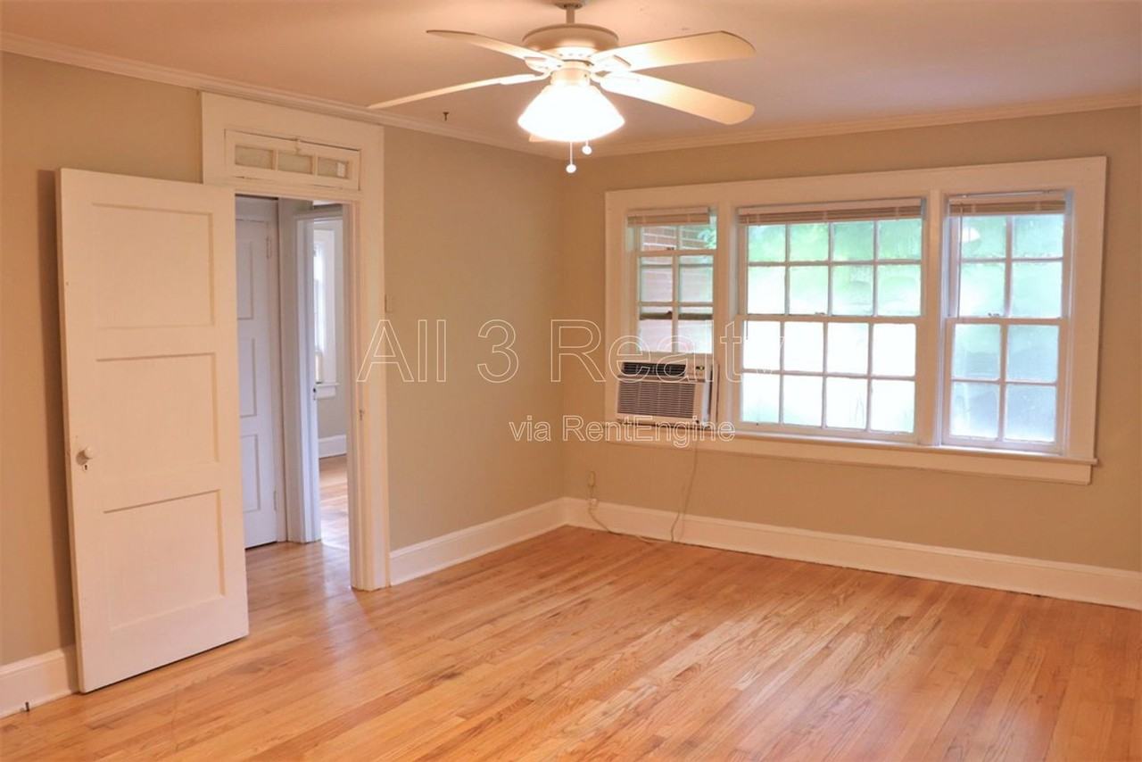 19 Calhoun Rd #B - Photo 7 of 29