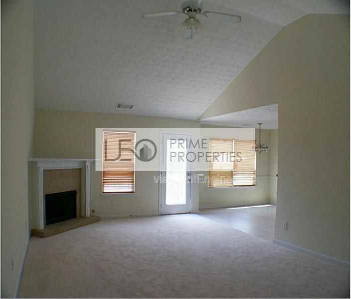 3168 Meadow Point Dr - Photo 4 of 17