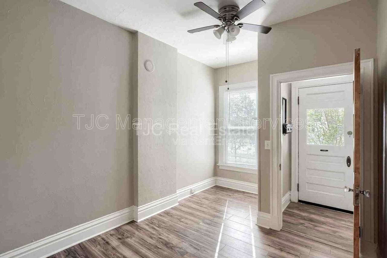 460 S Lincoln St #460 - Photo 2 of 11