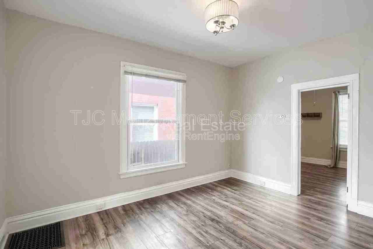 460 S Lincoln St #460 - Photo 6 of 11