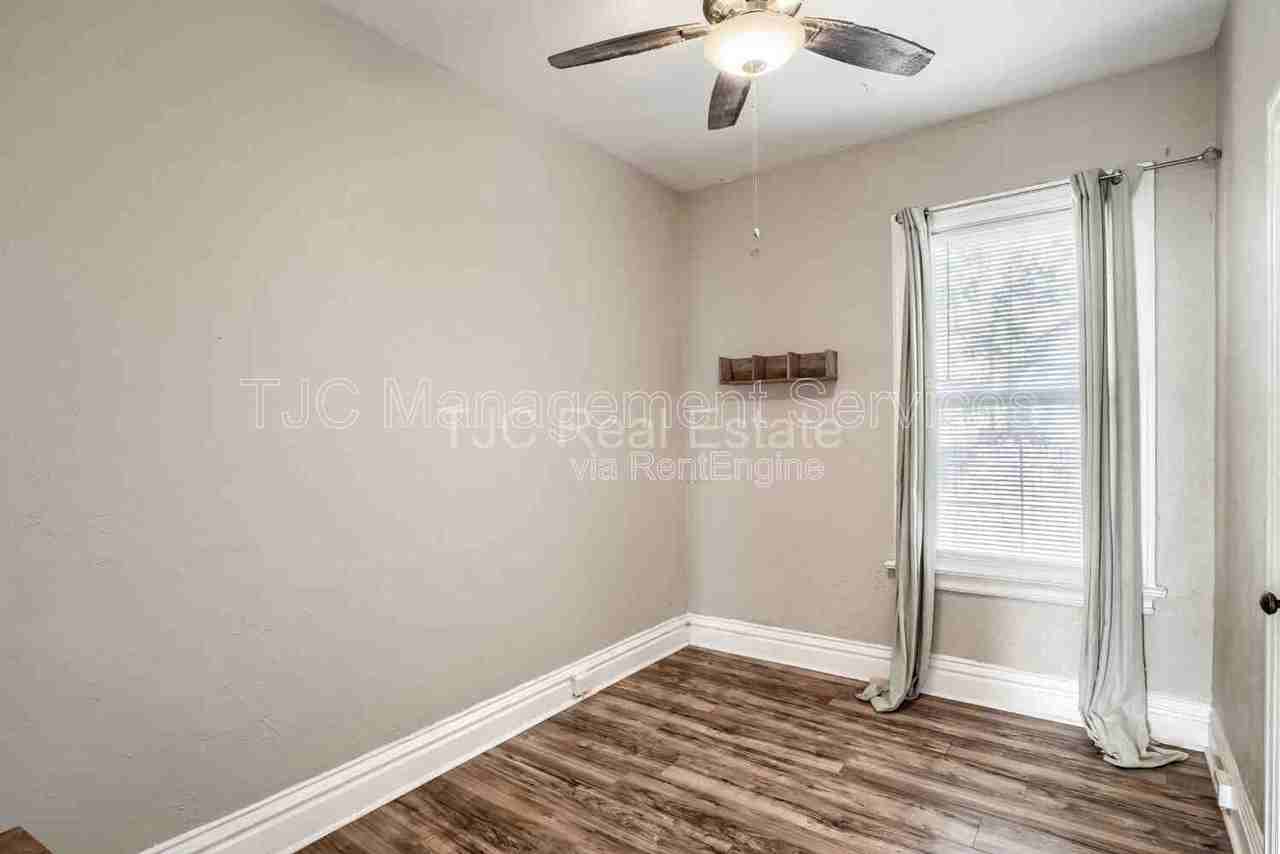 460 S Lincoln St #460 - Photo 7 of 11