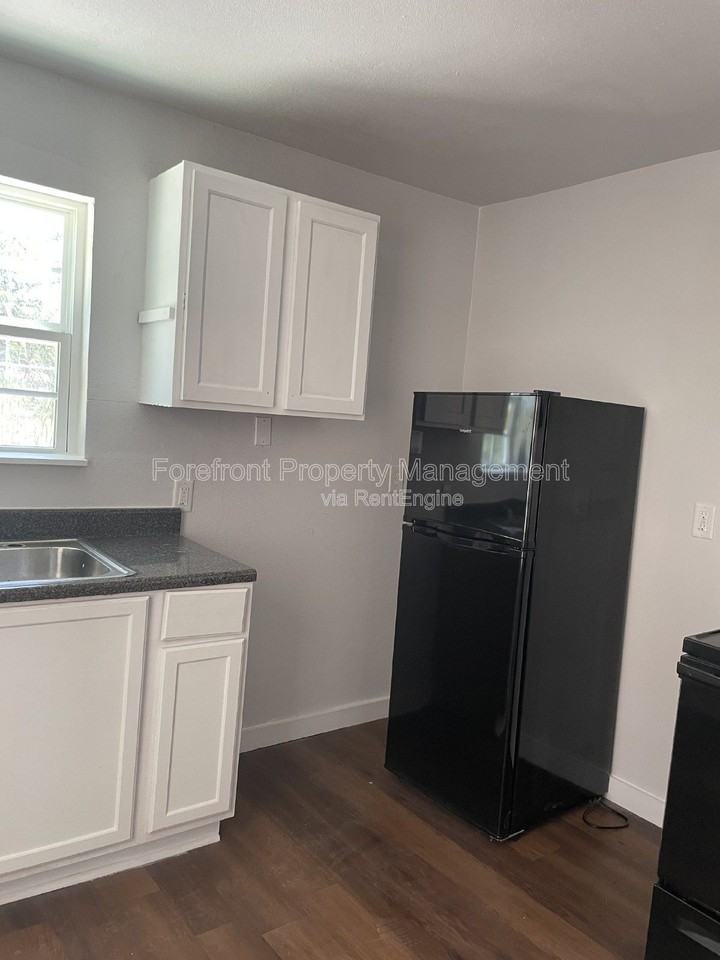 4818 Monterey St #101 - Photo 5 of 19