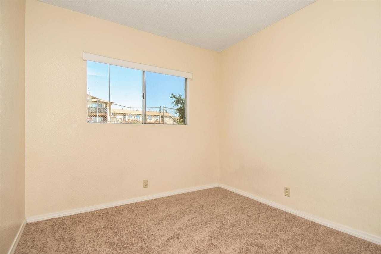 840 Grand Ave #4 - Photo 4 of 9