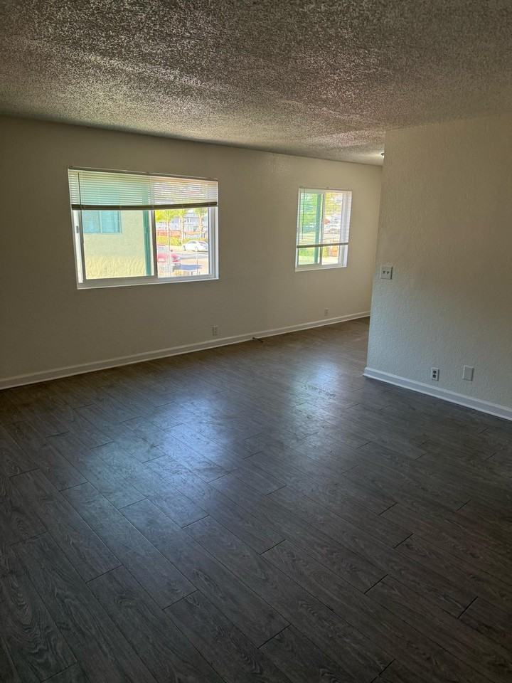 840 Grand Ave #4 - Photo 5 of 9