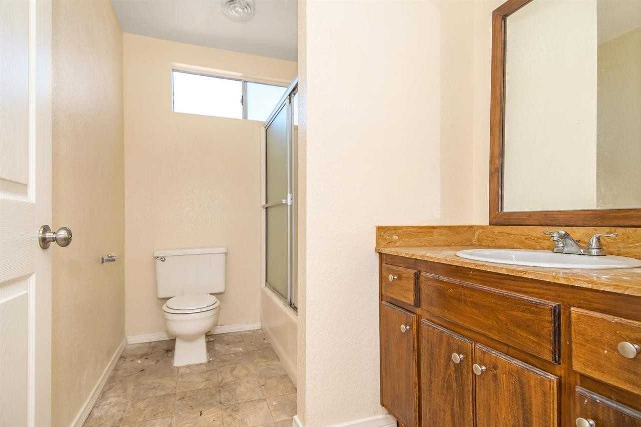 840 Grand Ave #4 - Photo 6 of 9