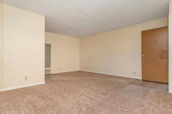 840 Grand Ave #4 - Photo 7 of 9