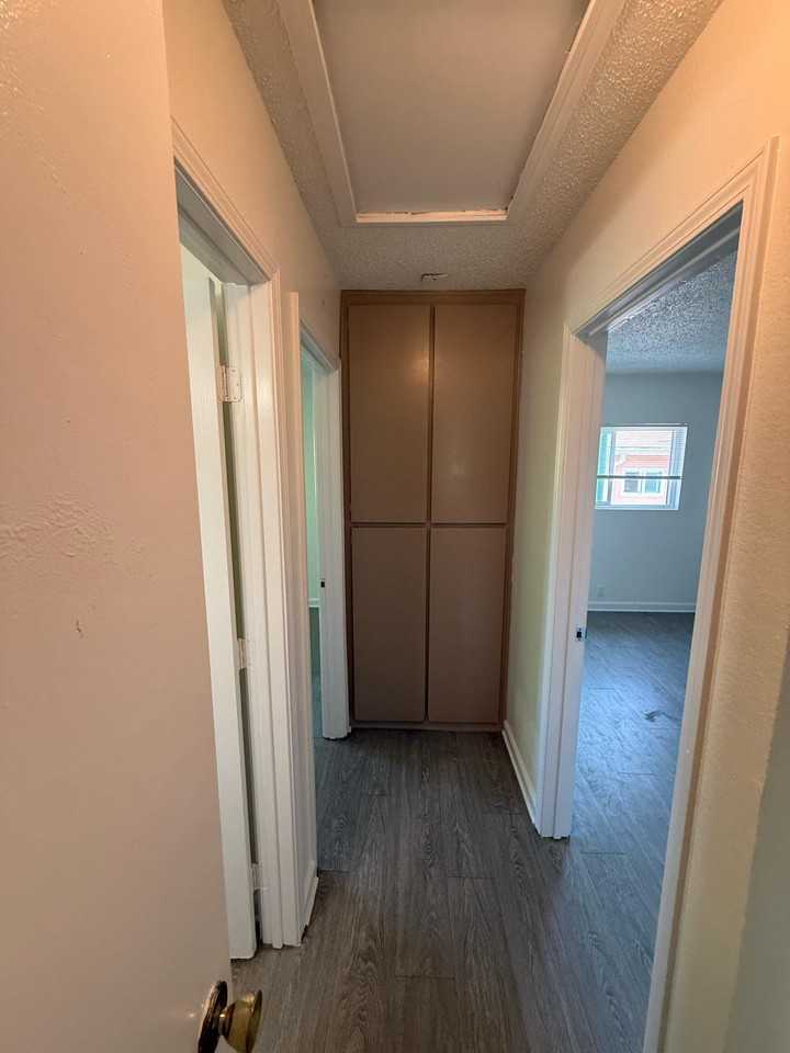 840 Grand Ave #4 - Photo 3 of 9