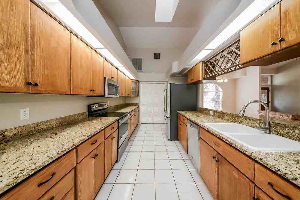 811 133rd St E - Photo 5 of 16
