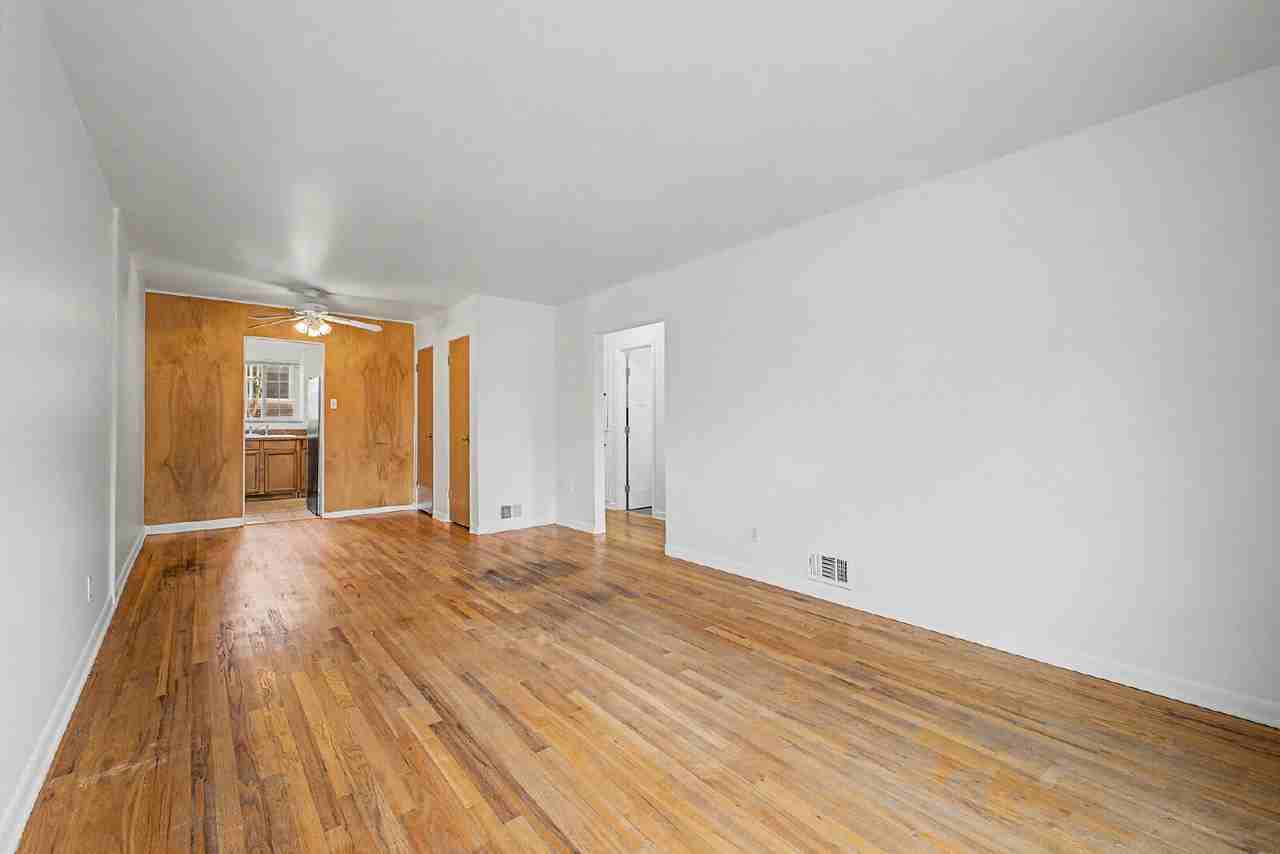 1387 S Grant St - Photo 5 of 23