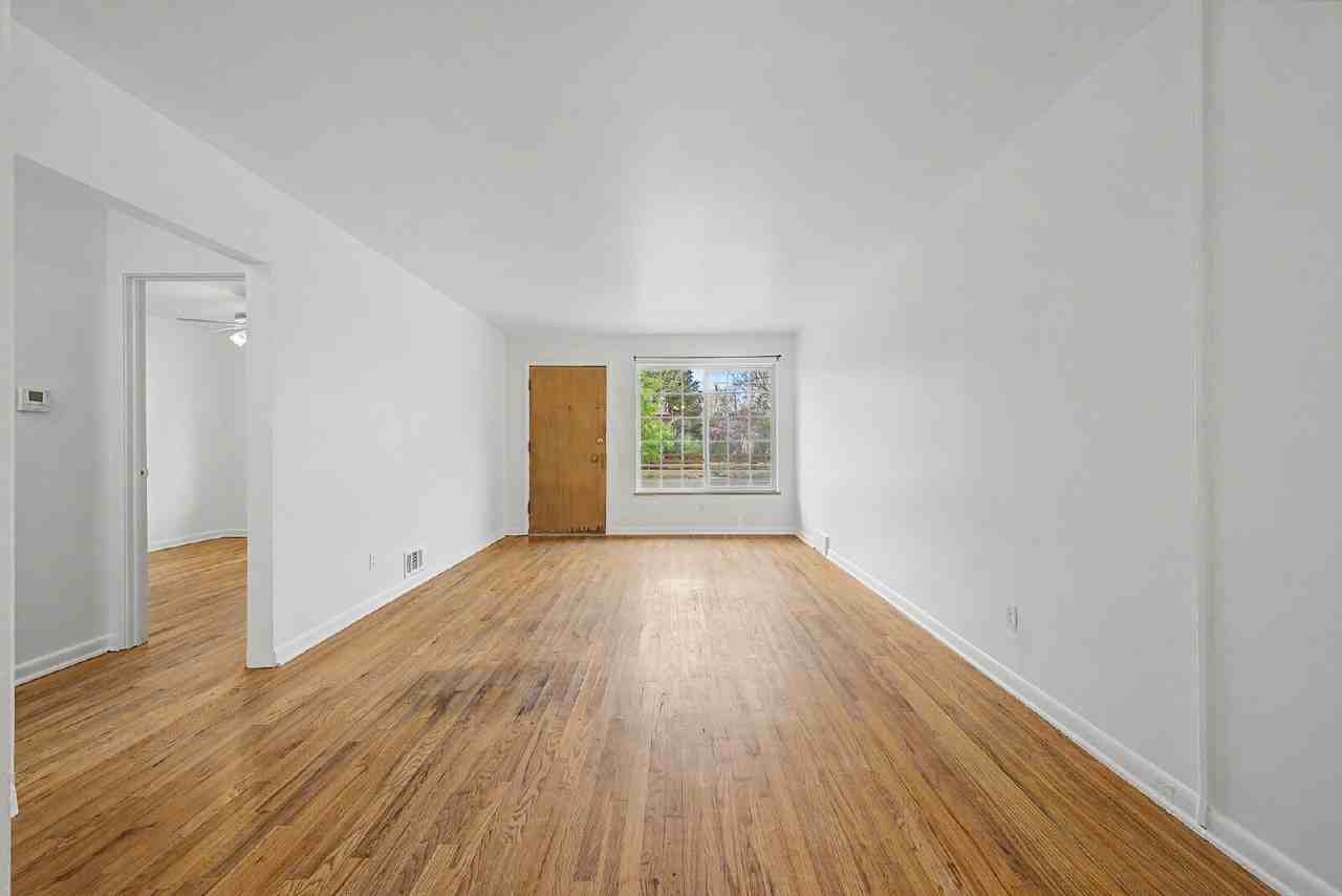 1387 S Grant St - Photo 6 of 23