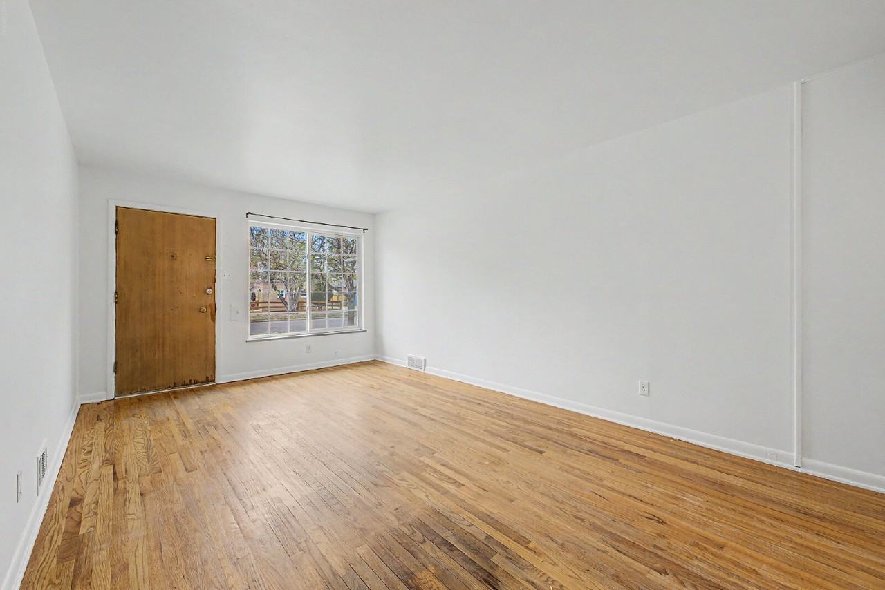 1387 S Grant St - Photo 7 of 23