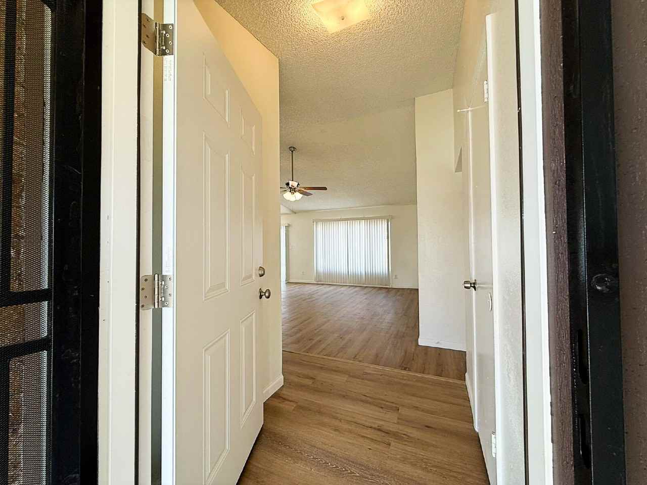 7518 W Coolidge St - Photo 4 of 27