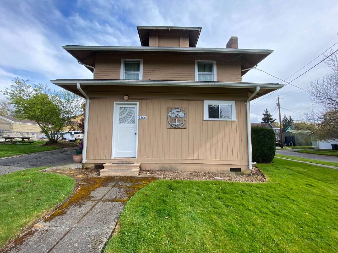 2200 J St #4
