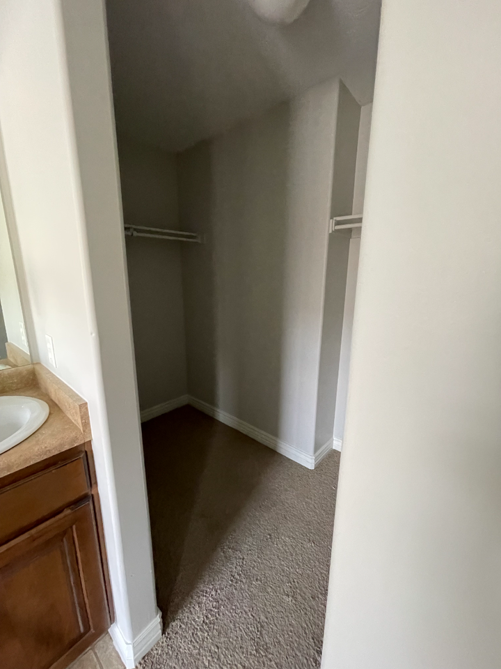 14771 S Falkland Cv - Photo 3 of 11