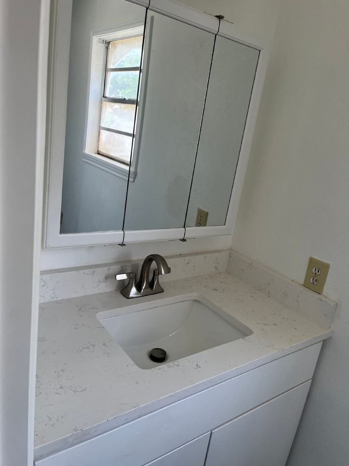 1711 Norwich Ave Rear - Photo 5 of 8